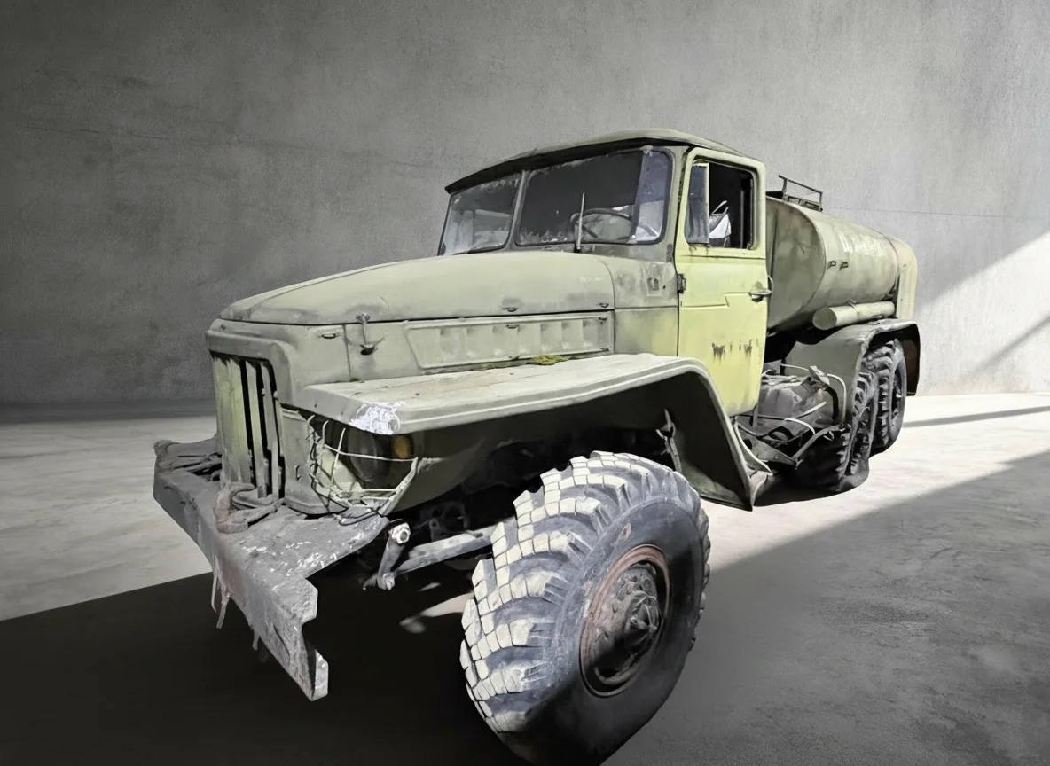 Ural-375 degvielas autocisterna