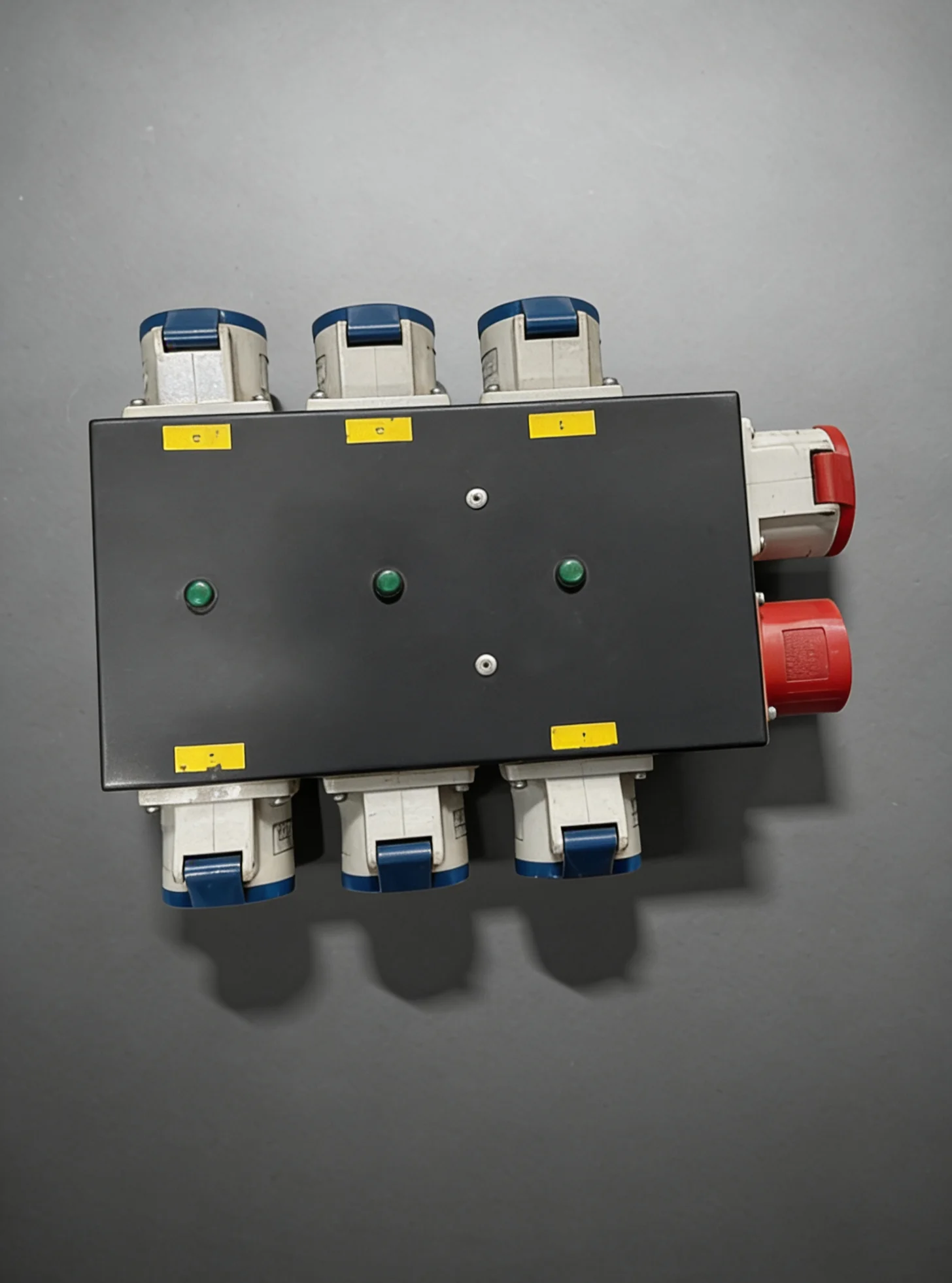32A elektro sadales bloks