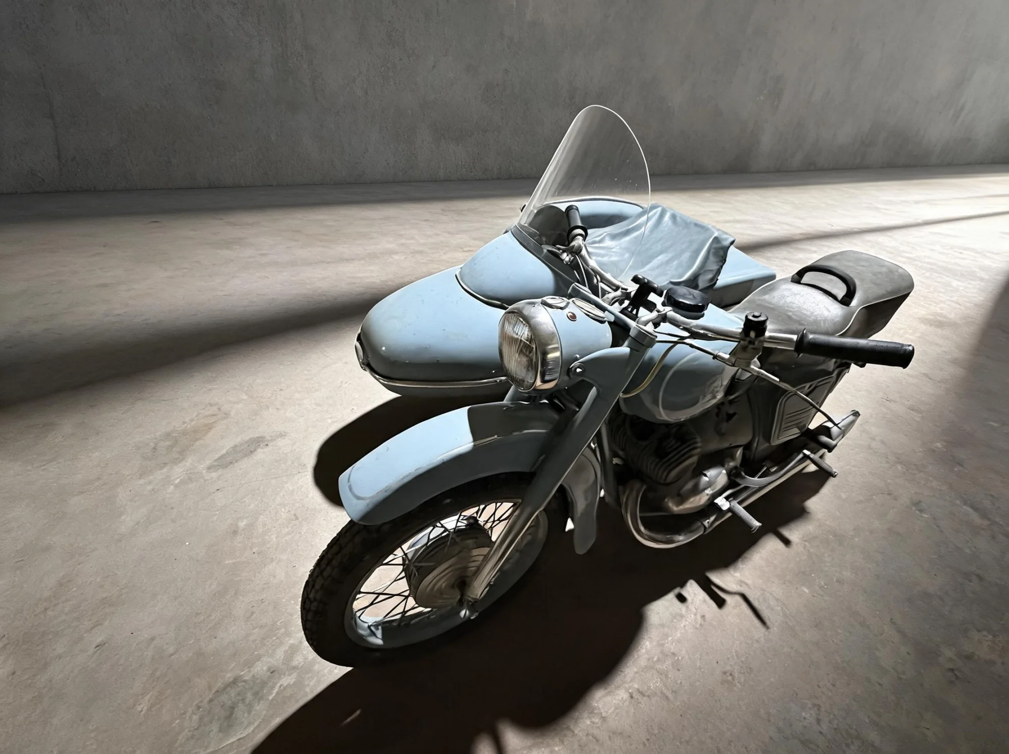 Jawa 350 ar blakusvāģi